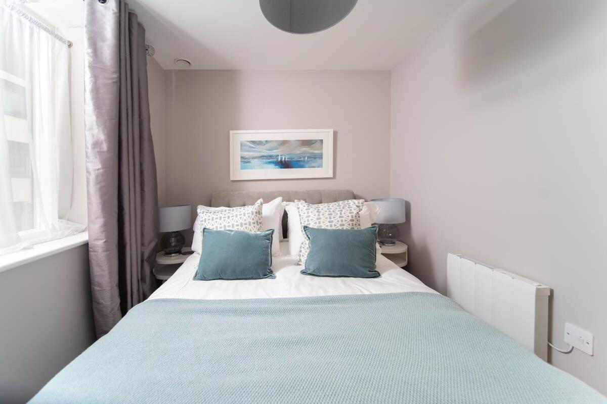 Deluxe Apartment Near Cabot Circus W Parking Sleeps 5 Μπρίστολ Εξωτερικό φωτογραφία